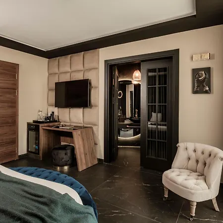 Hotel Damare &
