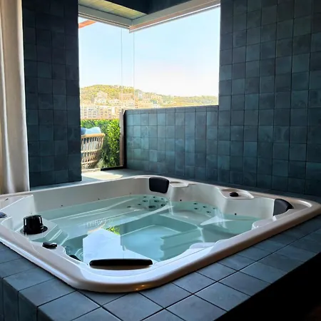 Hotell Damare & *